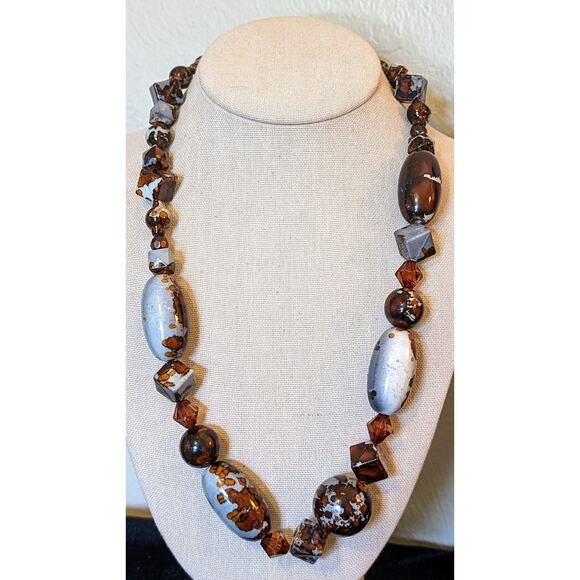 Unique Multi-Shape Gray Brown Mottled Beaded Toggle Clasp Statement Necklace - Picture 1 of 9